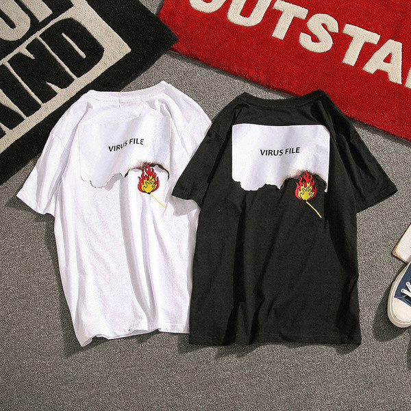 Καθημερινά μπλούζα με κοντά μανίκια σε δύο χρώματα και λεζάντα