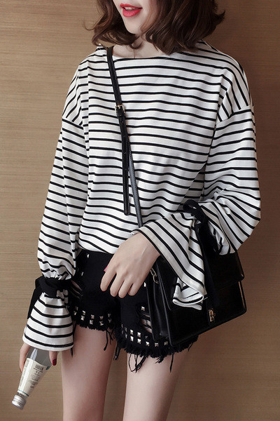 Превъзходна дамска блуза на райета с широки дълги ръкави