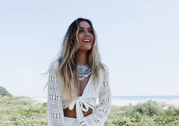 κοστούμι Μεγάλη καλοκαίρι γυναικών με κέντημα κατάλληλο για την καθημερινή ζωή και την ηλιοθεραπεία