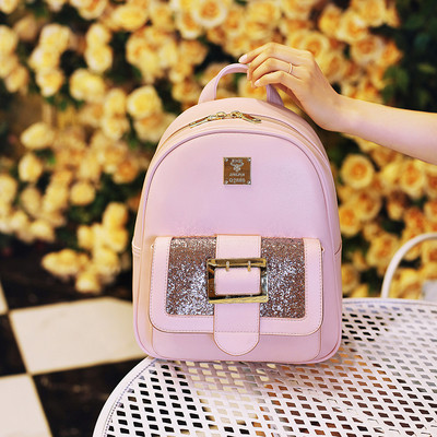 Καθημερινά δερμάτινα σακίδια σε τρία διαφορετικά χρώματα