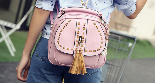 Hit  σακίδιο με μακριά λαβή πάνω από τον ώμο της σε τρία διαφορετικά χρώματα