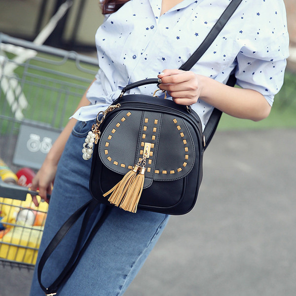 Hit  σακίδιο με μακριά λαβή πάνω από τον ώμο της σε τρία διαφορετικά χρώματα