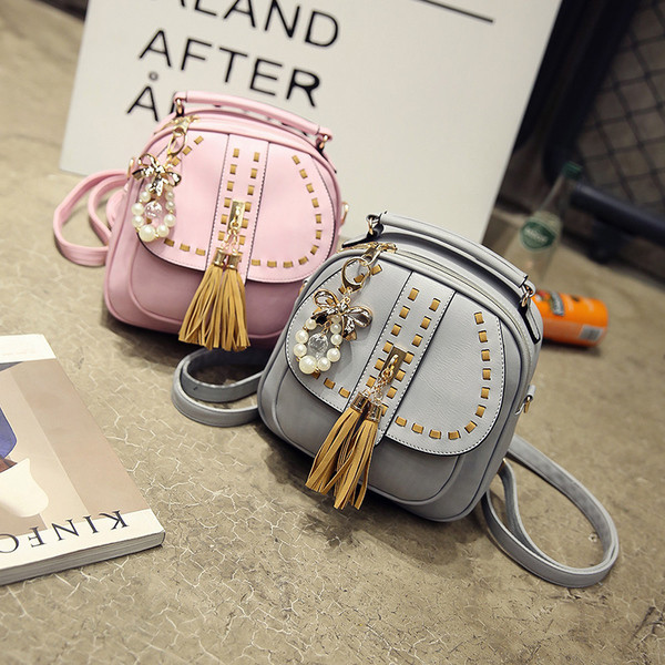 Hit  σακίδιο με μακριά λαβή πάνω από τον ώμο της σε τρία διαφορετικά χρώματα