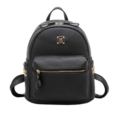 Μοντέρνο σακίδιο με μεγάλους ιμάντες ώμου σε τέσσερα διαφορετικά χρώματα