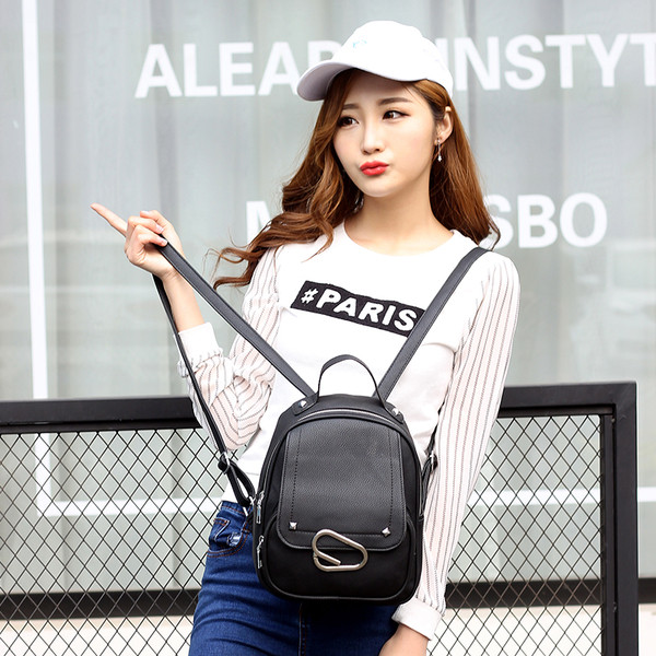 Πολύ όμορφη μίνι γυναικεία τσάντα με μεγάλη λαβή και ιμάντα ώμου