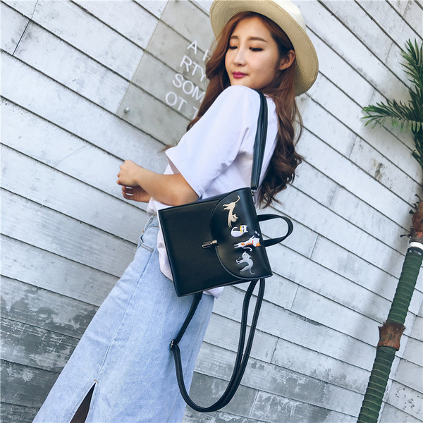 Страхотна дамска чанта с дълга дръжка за през рамо и бродерия с котенца