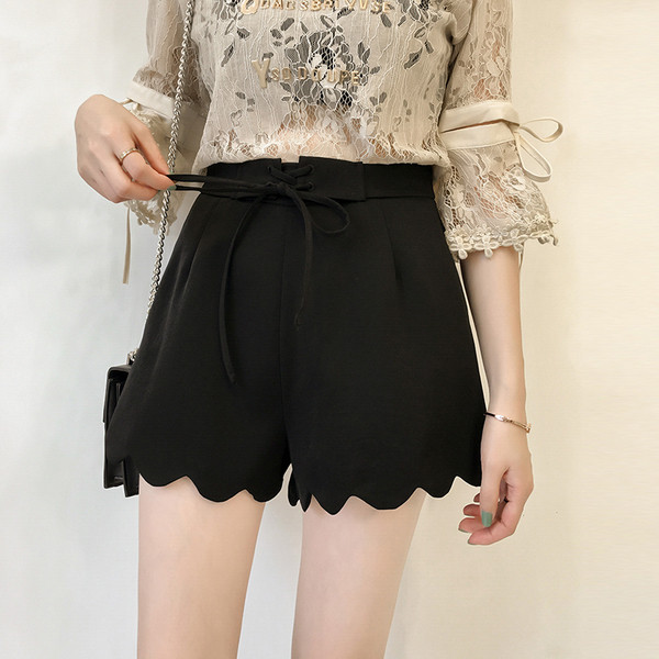 Κυρίες σορτς με δεσμούς σε δύο χρώματα