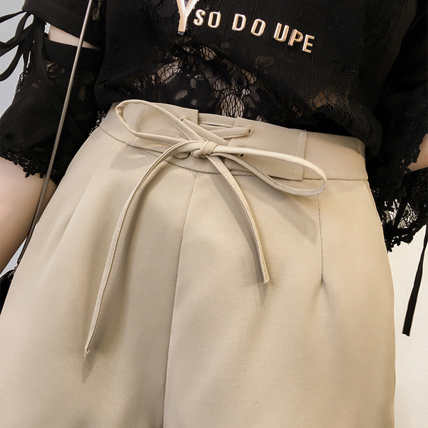 Κυρίες σορτς με δεσμούς σε δύο χρώματα