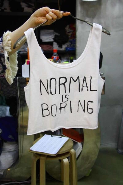 Οι γυναίκες Κορυφαία σε ρετρό στυλ με την επιγραφή