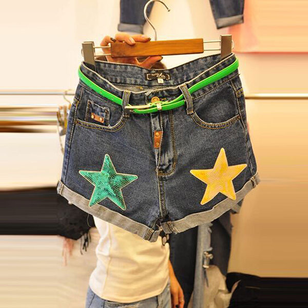 Κυρίες σύντομη παντελόνι τζιν με αστέρια απλικέ
