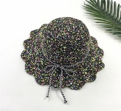 αναδιπλούμενο ψάθινο καπέλο στην παραλία των γυναικών σε διάφορα χρώματα