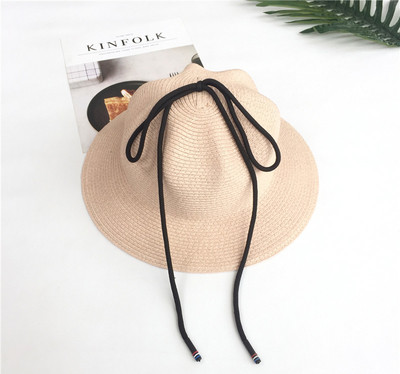 Πλεκτά παραλία κυρία bowler με πολλά ενδιαφέροντα links