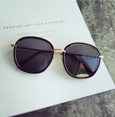 Πολωμένο γυαλιά ηλίου για τις γυναίκες σε στυλ ρετρό