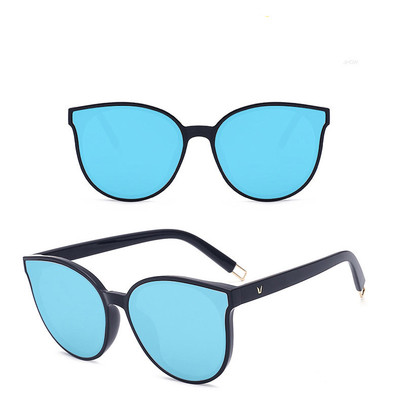 Μεγάλη κυρίες μοντέρνα γυαλιά ηλίου σε πολλά χρώματα