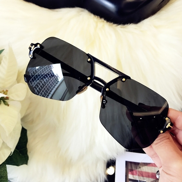 Unisex γυαλιά με διαφορετικό χρώμα φακούς