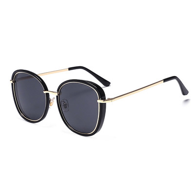 Κομψή γυαλιά ηλίου με ευρυγώνιους φακούς