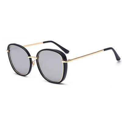 Κομψή γυαλιά ηλίου με ευρυγώνιους φακούς