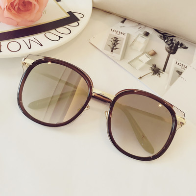 Κομψό κυρίες γυαλιά ηλίου - διαφορετικά μοντέλα