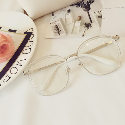 Κομψό κυρίες γυαλιά ηλίου - διαφορετικά μοντέλα