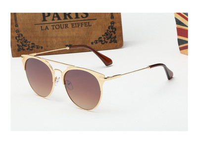 Πολύ μοντέρνο unisex γυαλιά ηλίου με προστασία UV