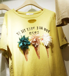 Καθημερινά κυρίες πουκάμισο με κοντά μανίκια και σκισμένα μοτίβα