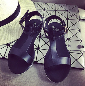 Καθημερινά κυρίες σανδάλια σε 3 χρώματα