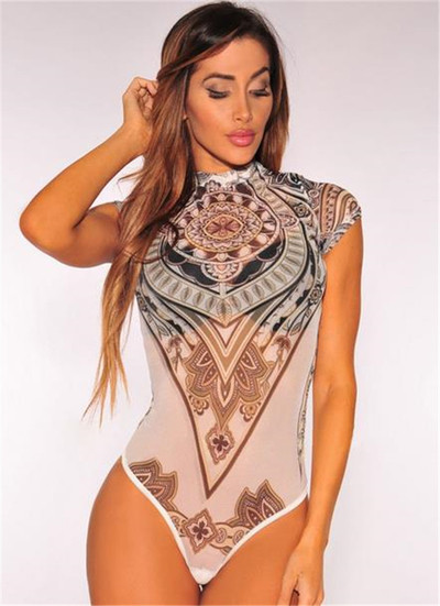 το σώμα Τρέχουσα γυναικών με ήμι-μανίκι