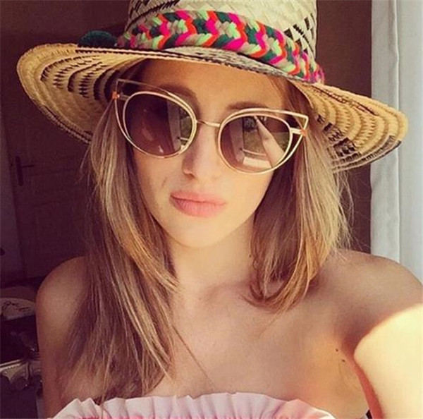 γυαλιά καρέ πολλές σύγχρονες γυναίκες με ενδιαφέρον