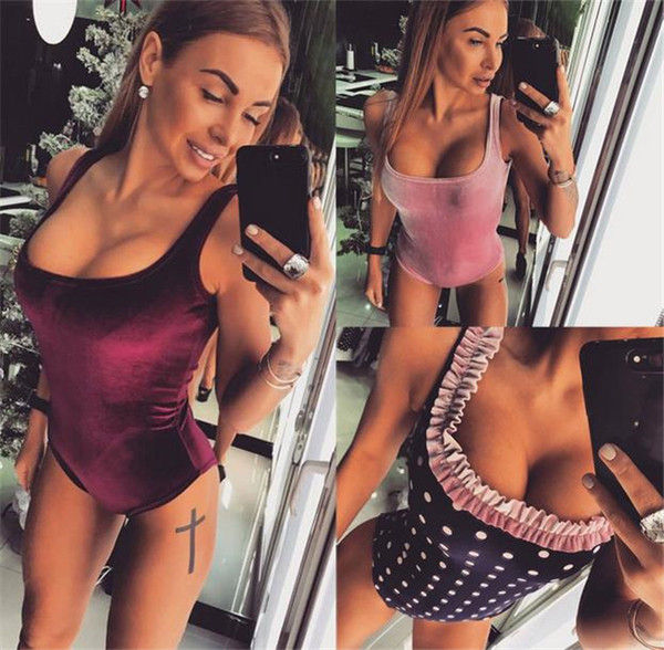 Цял бански костюм тип боди в различни цветове