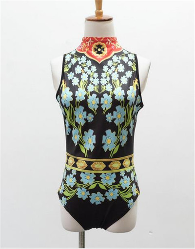 σώματος Fresh γυναίκες άνοιξη με λουλούδια