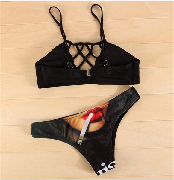 Μαγιό 2 μέρη με ενδιαφέρον σφραγίδα