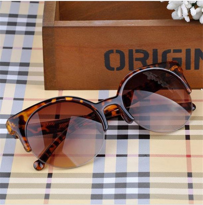 Εκλεπτυσμένο μοντέλο κυρίες γυαλιά ηλίου - 4 διαφορετικά χρώματα