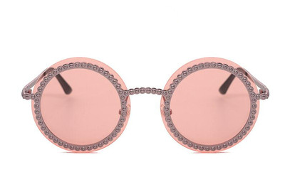 Μεγάλη κυρίες γυαλιά σε στυλ ρετρό