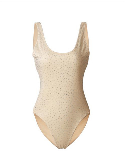 Όλα σε ένα μεγάλο μαγιό