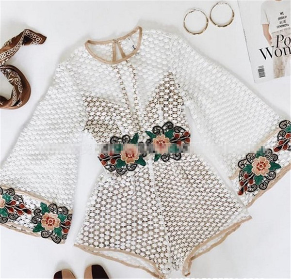 Κυρίες σύντομη jumpsuit με μακριά μανίκια και floral κεντήματα