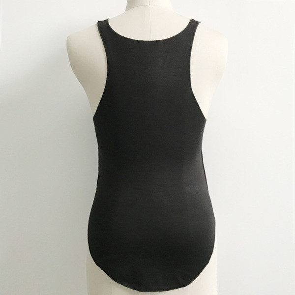 Φοβερό κυρίες shirt σε διάφορα χρώματα με τριαντάφυλλα και πολύ ενδιαφέρουσα δεμένα πάνω από τον ομφαλό