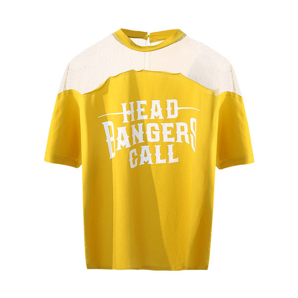 Ευρεία κυρίες μπλούζα με κοντά μανίκια με πλέγμα στην κορυφή