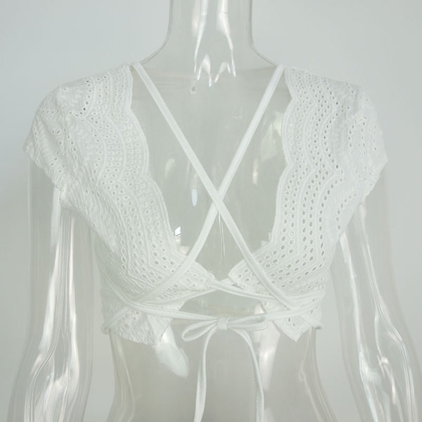 Κυρίες λευκή μπλούζα με μακριά μανίκια και πολύ λεπτή δαντέλα