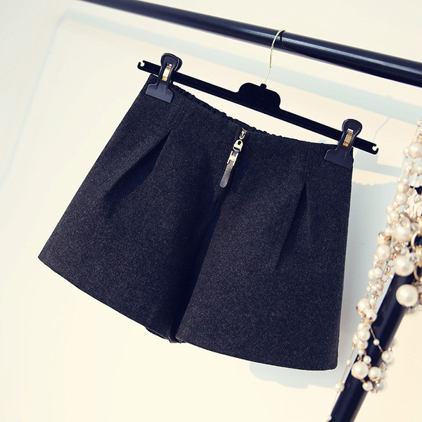 Ευρεία σορτς μαλλί με φερμουάρ