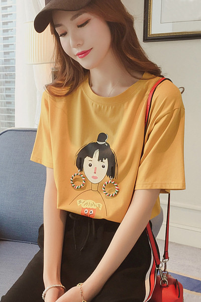 Οι γυναίκες καθημερινά πουκάμισο με κοντά μανίκια και μια απεικόνιση σε διάφορα χρώματα