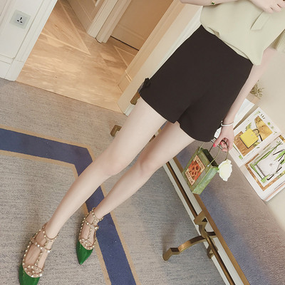 Οι γυναίκες σύντομο περιστασιακή παντελόνι σε μαύρο και άσπρο