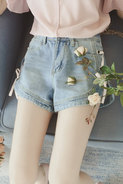 Πολύ όμορφες κυρίες τζην παντελόνι με δεσμούς