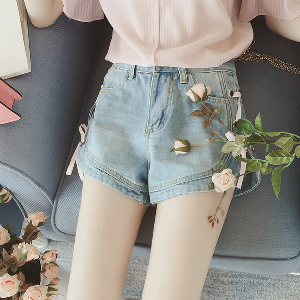 Πολύ όμορφες κυρίες τζην παντελόνι με δεσμούς