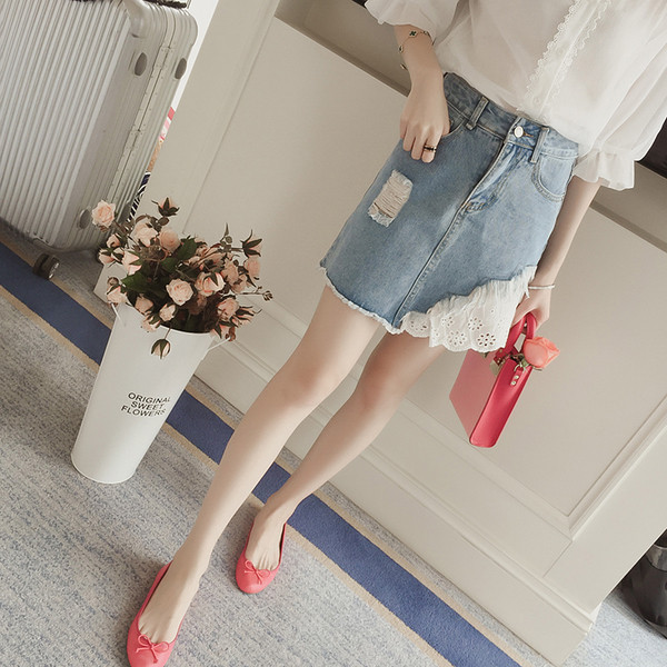 τζιν φούστα της Γυναίκας με υπέροχη δαντέλα στην πλάτη