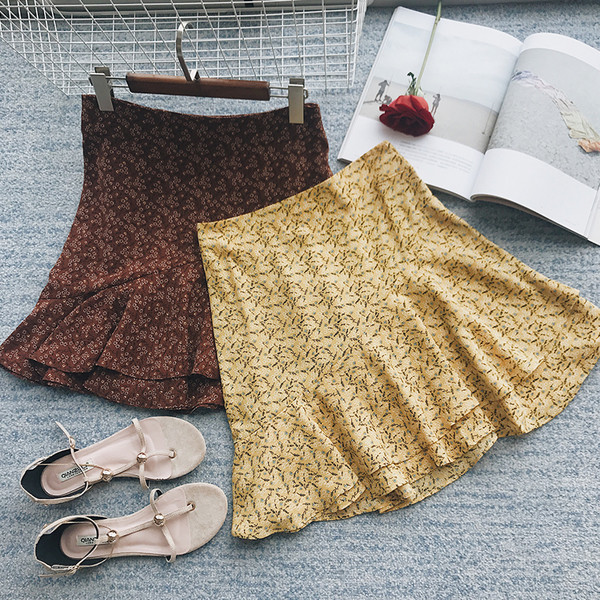 πολύχρωμο φούστα Φρέσκο ​​κυρία με υψηλή μέση ιδανικό για τις ζεστές μέρες του καλοκαιριού