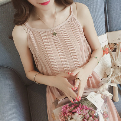 Οι γυναίκες με πιέτες potniche σε τέσσερα διαφορετικά χρώματα