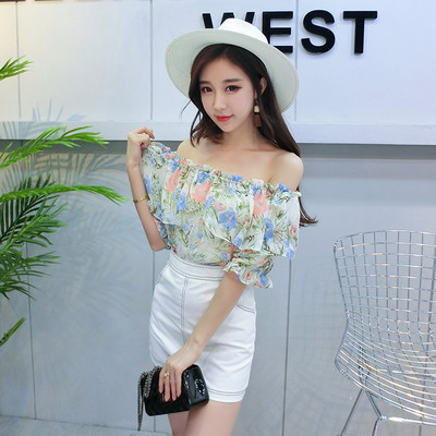 Πολύχρωμα φρέσκα μπλούζα με γυμνά ώμους και βολάν