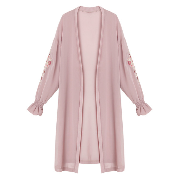 Γυναικεία ζακέτα  σιφόν με κεντήματα στα μανίκια