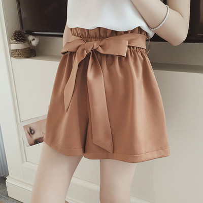 Οι γυναίκες lastnichni περιστασιακά σορτς με μια πολύ ενδιαφέρουσα ταινία