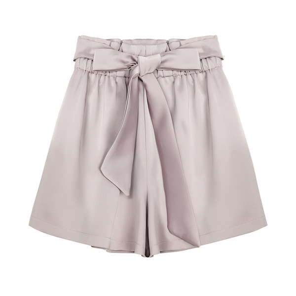 Οι γυναίκες lastnichni περιστασιακά σορτς με μια πολύ ενδιαφέρουσα ταινία